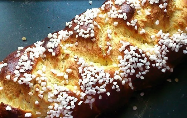 Pain au lait tressé