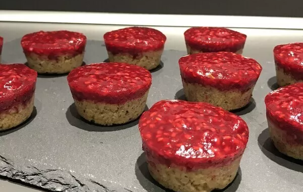 Krumchy noisette, caramel et fruits rouges