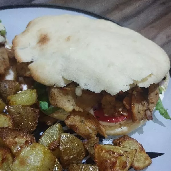 Kébab maison et sa sauce au yaourt