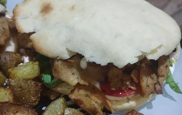 Kébab maison et sa sauce au yaourt