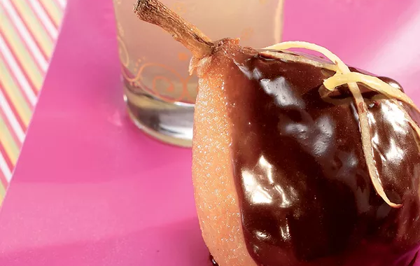 Poires pochées à la réglisse