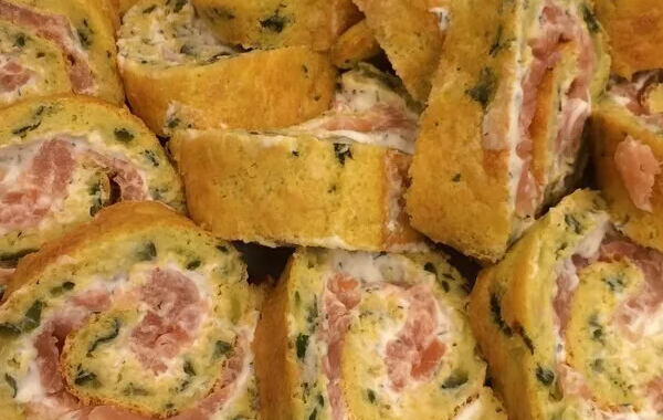 Bûche roulée courgette - saumon fumé