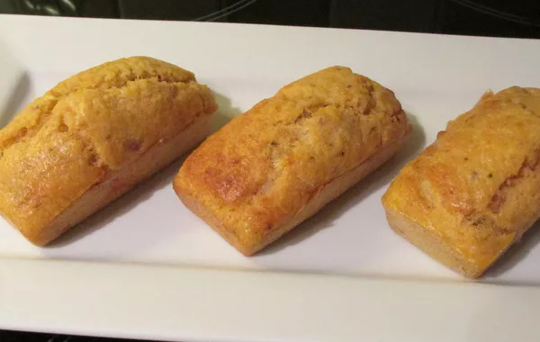 Mini-cakes au thon et tomates séchées