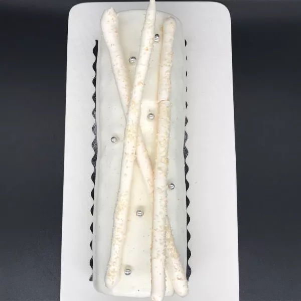 Bûche myrtille coquine de Christophe Felder 