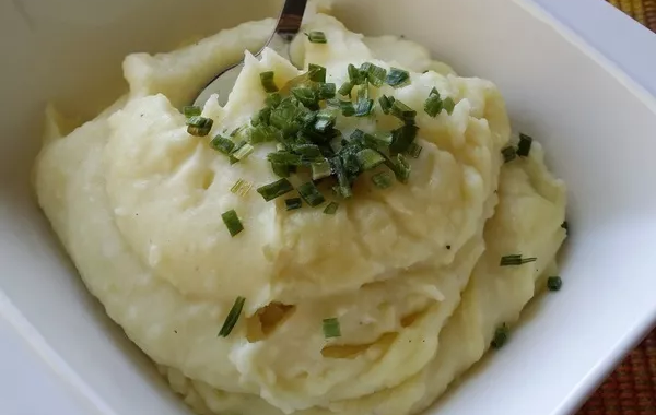 Purée de pommes de terre à l' oignon