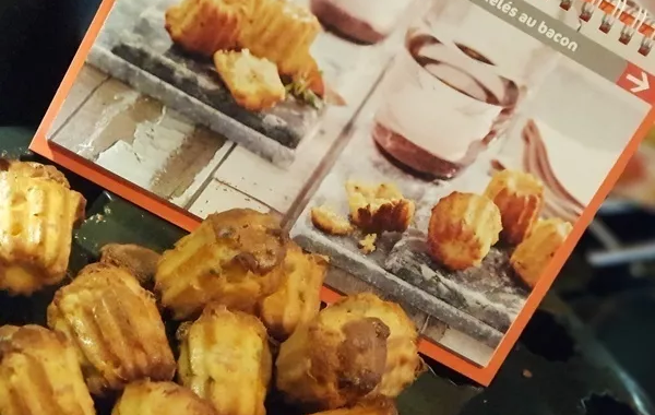 Mini-cannelés au bacon