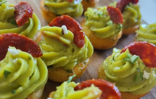 Mini cup cake guacamole/ chorizo