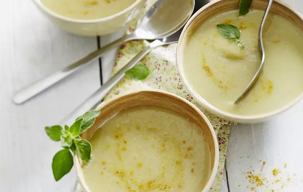Soupe d'endives au curry de Madras