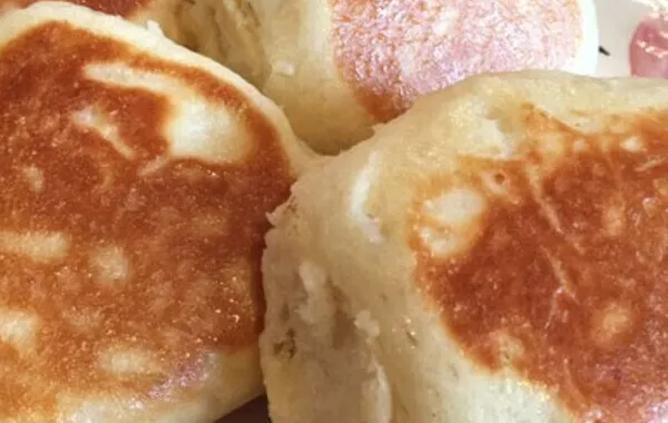 Dampfnudel (pain soufflé à la vapeur)