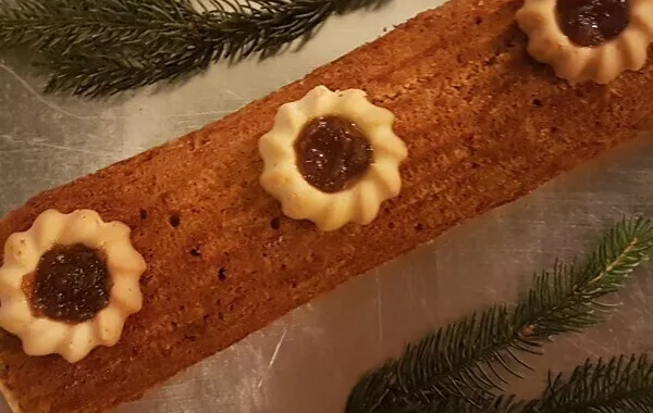 Bûche de pain d'épices à la panna cotta de foie gras et son confit d'oignon