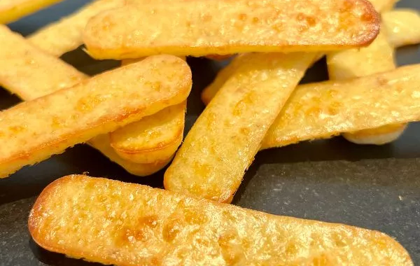 Petits bâtonnets d'apéritif au parmesan - Chez Nanou