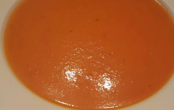 Soupe à la patate douce et aux tomates
