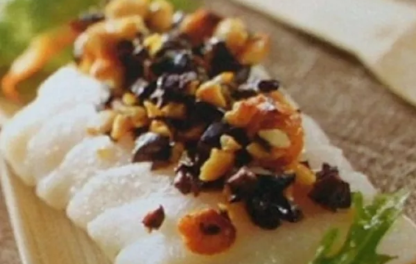 Dos de cabillaud et son crumble d'olives et de noix