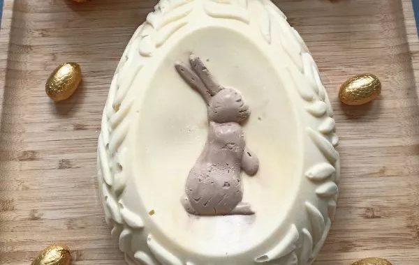 Oeuf exotique glacé