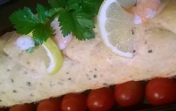 Bûche saumon / crevettes et sauce cocktail