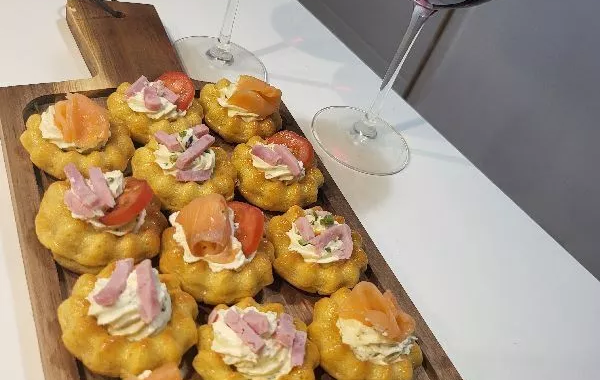 Petits fours au saumon ou jambon