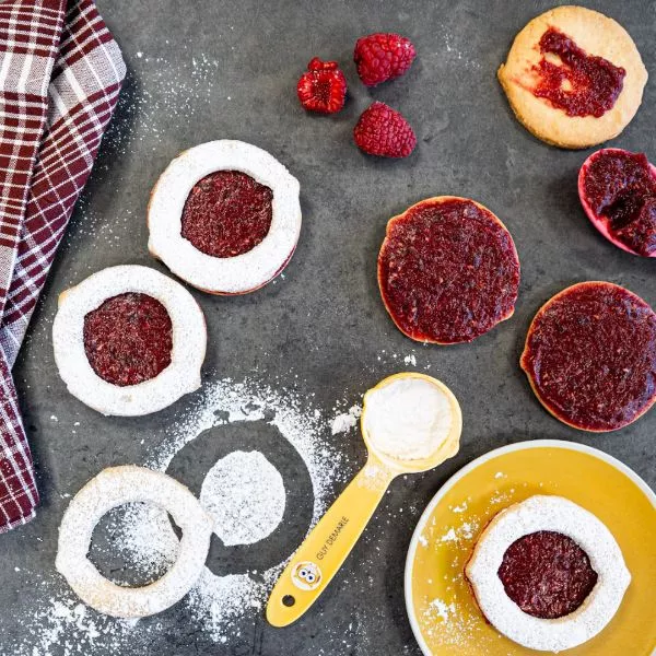 Sablés lunettes à la confiture de framboise