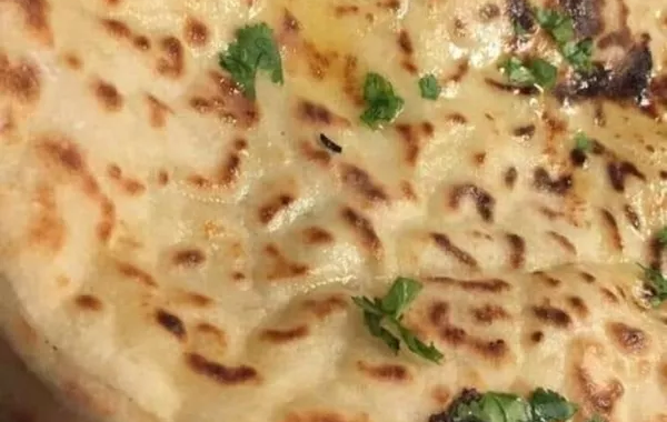 Cheese naan