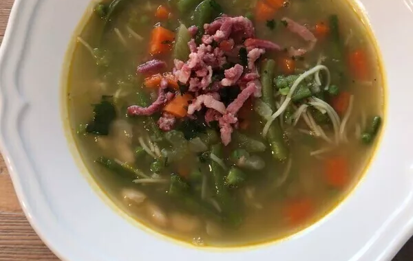 Bouillon aux 5 légumes , lardons et vermicelles