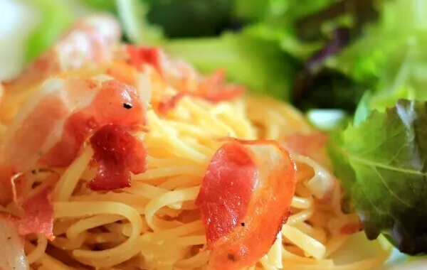 Spaghettis à la carbonara sans crème