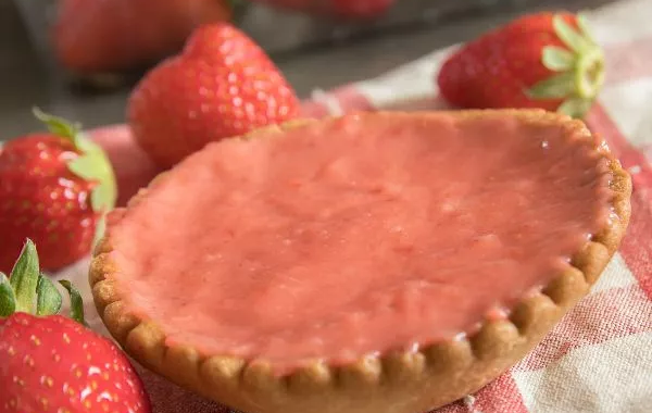 Crémeux à la fraise pour des tartelettes