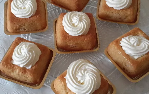 Savarins carrés à la chantilly