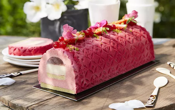 Bûche à la fraise et à la mandarine