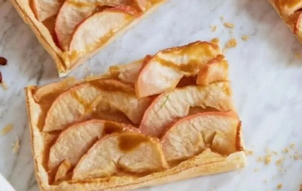 Tarte fine aux pommes et caramel