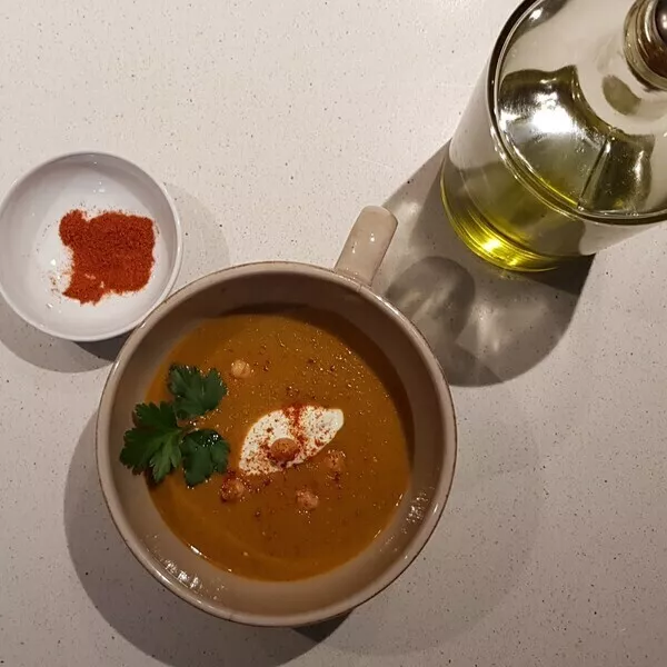 Velouté tomates, lentilles,pois chiches.