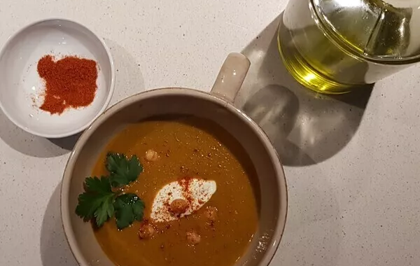 Velouté tomates, lentilles,pois chiches.
