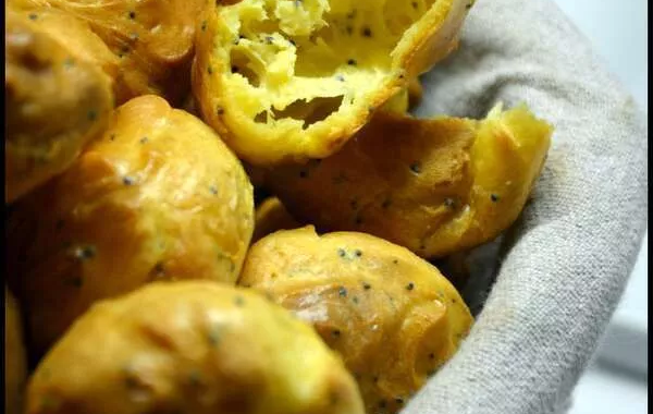 Gougères mimolette et graines de pavot