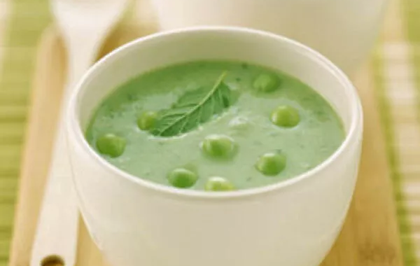 Gaspacho petits pois, chèvre et menthe