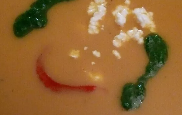 Soupe de patates douces à la Feta et pesto de cresson