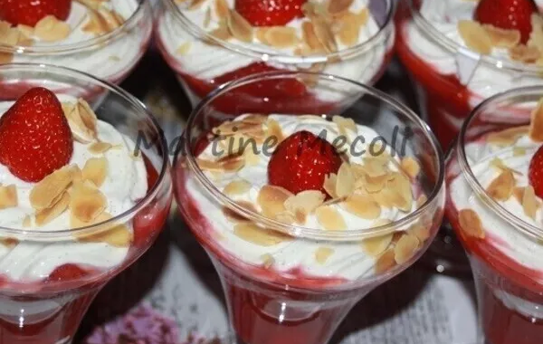 Délices de fraises et fromage blanc en verrines sans cook'in
