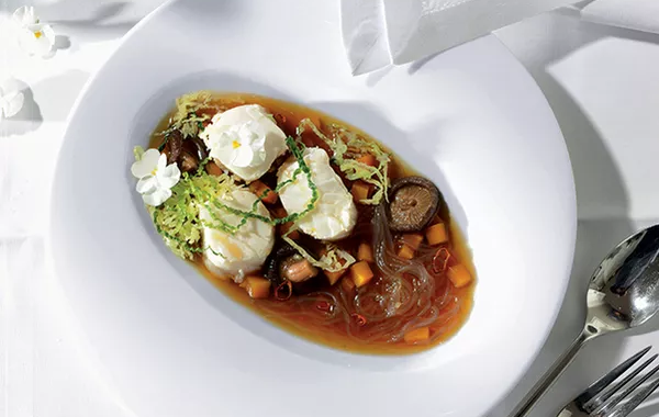 Bouillon épicé au cabillaud et ses légumes