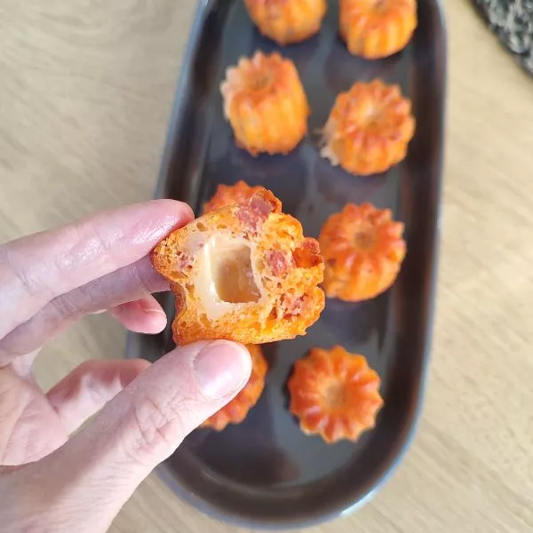 Mini-cannelés chorizo/tomme de Savoie