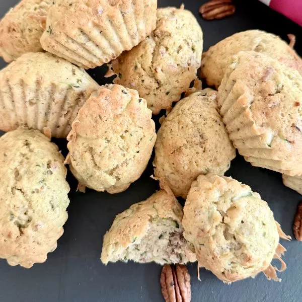 Dessert moelleux cannelé aux courgettes et noix de Pécan - Chez Nanou