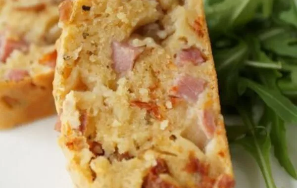 Cake au bacon et aux tomates confites