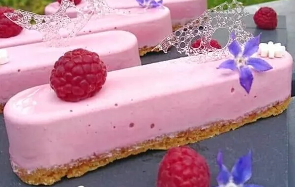 LOUNGES à la framboise sur biscuit breton