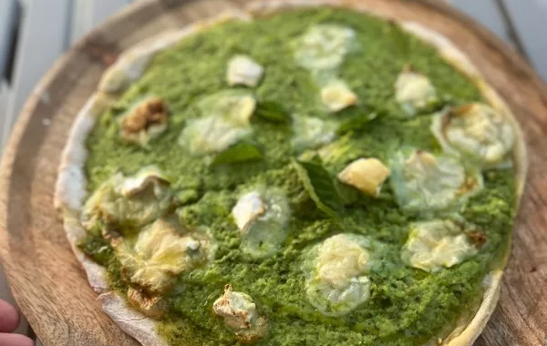 Pizza toute verte courgette chèvre