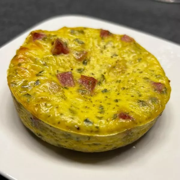 Tartelettes soufflées au jambon et gruyère