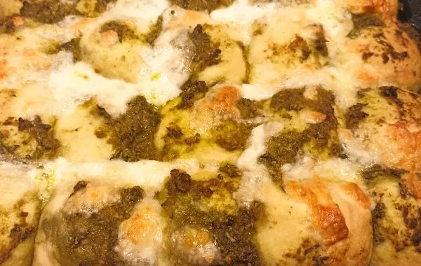 Buns pesto, tomates cerises, mozzarella