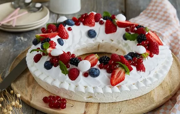 Pavlova aux fruits rouges