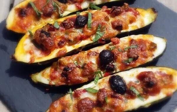 Courgette façon pizza au chorizo et mozzarella
