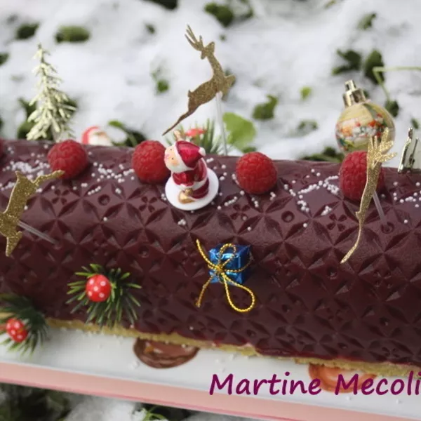 Bûche framboise vanille pistache gourmande et légère