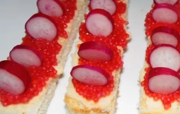 Toasts grillés radis/oeufs de lump