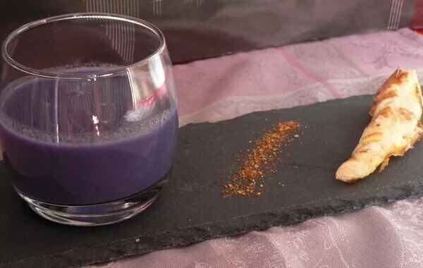 Velouté de chou rouge au piment d'espelette