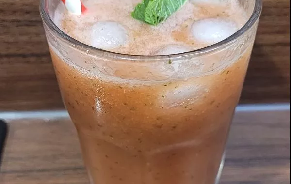 Mocktail à la pastèque et à la menthe