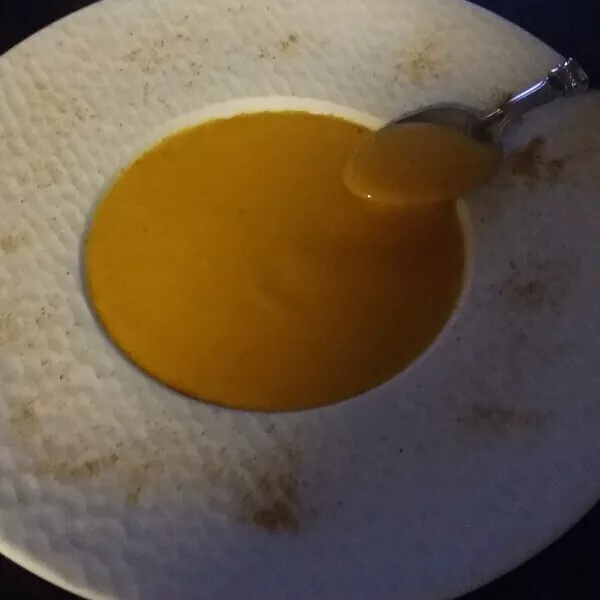 Velouté de lentilles corail au lait de coco