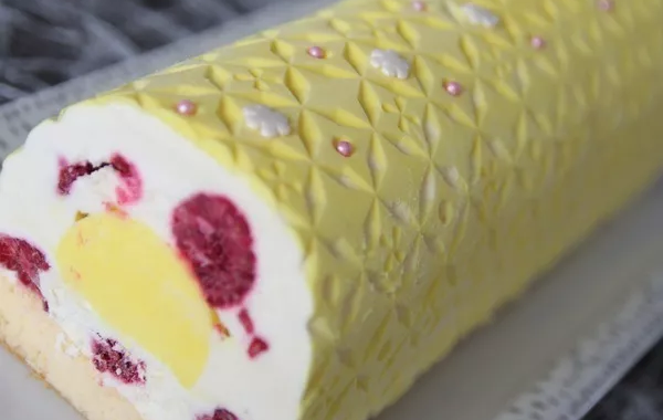 Bûche citron framboise (Laponie)